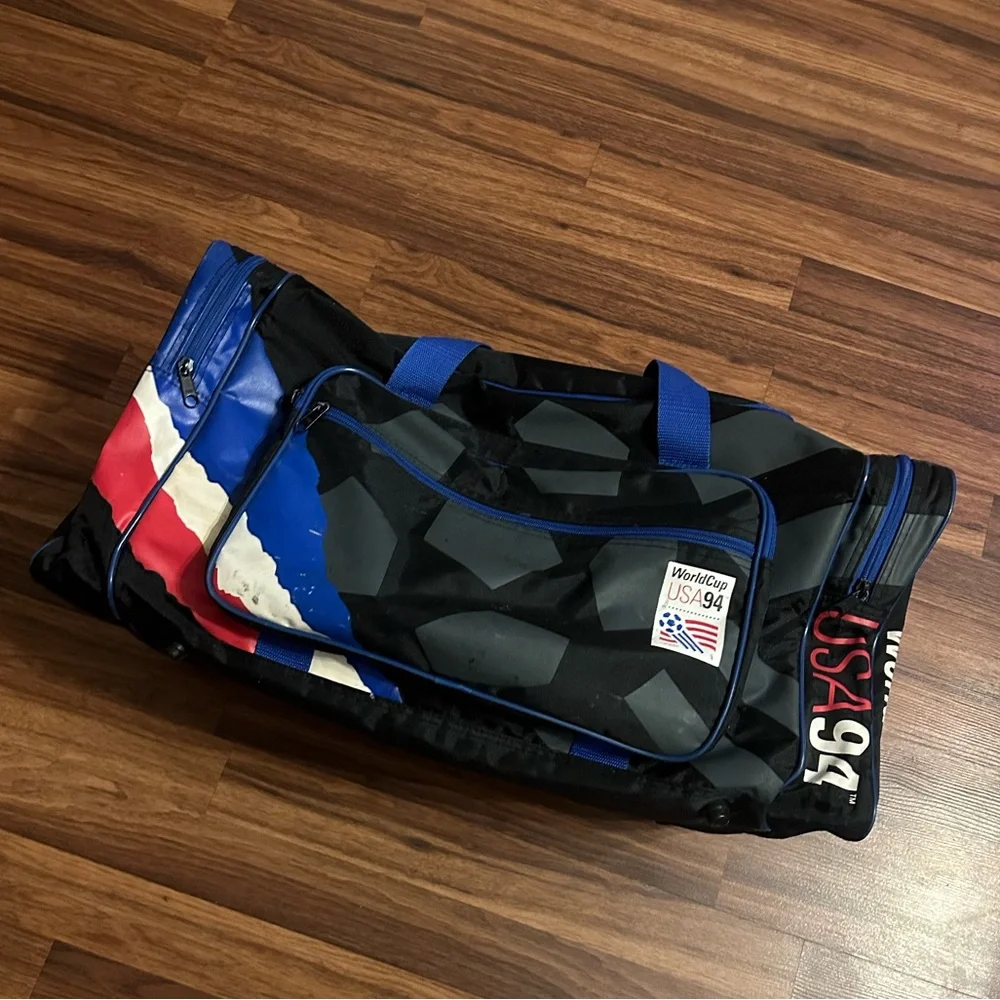 VTG 1994 World Cup USA Soccer Large Duffel Bag - Picture 9 of 15
